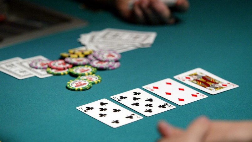 Bluff trong poker là gì