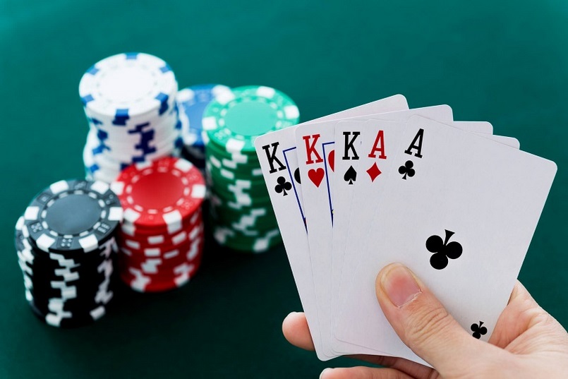 Những thuật ngữ trong Poker cơ bản về vị trí trên bàn