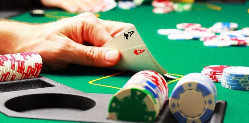 Những thuật ngữ về các lá bài mà người chơi cần nắm rõ trong Poker